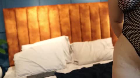 Teylor  Kim online show from 24, 9, 2025