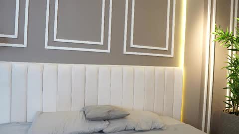 Teylor  Kim online show from 15, 11, 2025