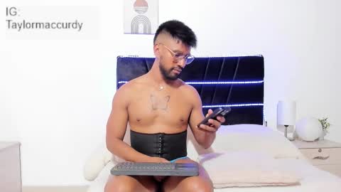 taylormaccurdy_ online show from 16, 1, 2026