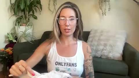 Snapshot of taylorslittlekingdom chatting on 12, 1, 2026 Taylor online show from 12, 1, 2026