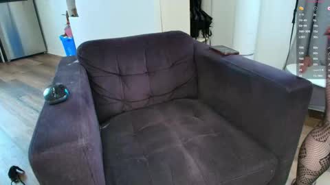 Taylor Tait online show from 9, 2, 2026