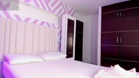 Snapshot of tayrasiny chatting on 16, 4, 2026 Tayra horny for you online show from 16, 4, 2026