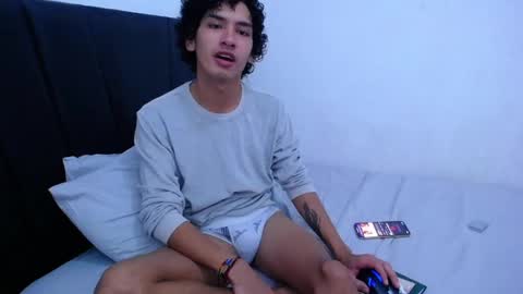 Snapshot of tayronx33 chatting on 10, 1, 2025 Tayron online show from 10, 1, 2025