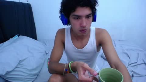 Snapshot of tayronx33 chatting on 15, 1, 2025 Tayron online show from 15, 1, 2025