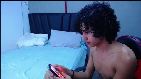 Snapshot of tayronx33 chatting on 27, 10, 2025 Tayron online show from 27, 10, 2025