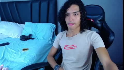 Tayron online show from 10, 4, 2026