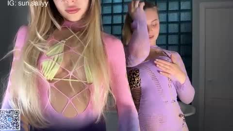 Snapshot of teasekiss chatting on 8, 4, 2026 Sally and Sandy online show from 8, 4, 2026