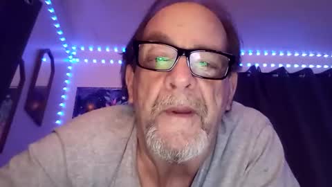 Snapshot of tedestep2 chatting on 4, 4, 2026 tedestep2 online show from 4, 4, 2026