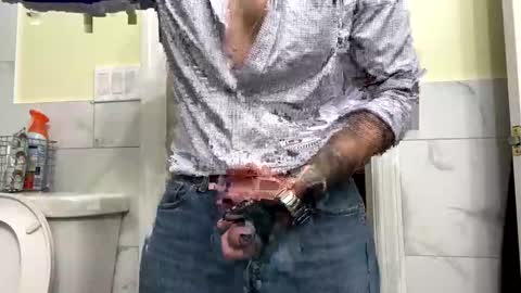 Twizzler online show from 11, 10, 2025