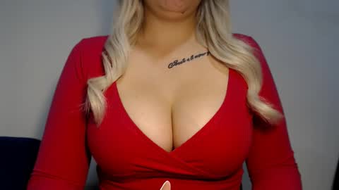 Teeyara  online show from 11, 10, 2025