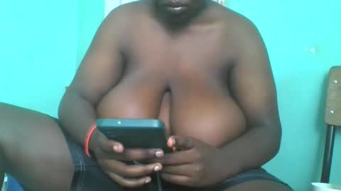 Snapshot of teezzy33 chatting on 20, 2, 2026 teezzy33 online show from 20, 2, 2026