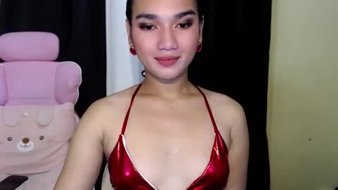 Snapshot of temtaionoflust chatting on 16, 5, 2026 TransGoddessZhandria online show from 16, 5, 2026
