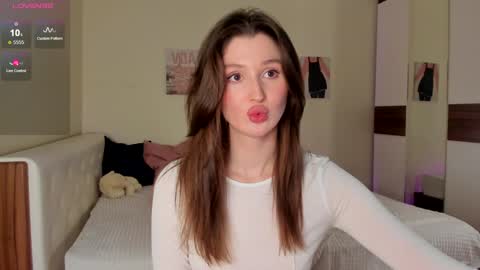 Snapshot of tender_babyy chatting on 5, 12, 2024 Sexy girl Li online show from 5, 12, 2024