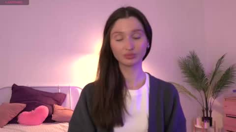 Snapshot of tender_babyy chatting on 13, 9, 2025 Sexy girl Li online show from 13, 9, 2025