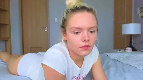 Snapshot of tenderlovesss chatting on 5, 5, 2026 Amanda and Kenny online show from 5, 5, 2026