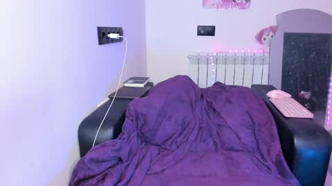 Kira online show from 6, 4, 2026