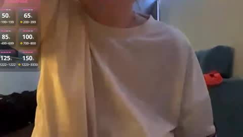 Snapshot of teneshaalthiser chatting on 10, 4, 2026 Hello My name is Ida I will be very glad to see you 3 online show from 10, 4, 2026