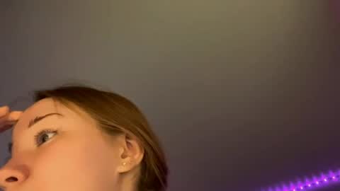 Snapshot of teneshaalthiser chatting on 12, 4, 2026 Hello My name is Ida I will be very glad to see you 3 online show from 12, 4, 2026