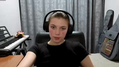 Anny Simpson online show from 14, 4, 2026