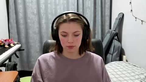 Snapshot of terranaufzinger chatting on 24, 4, 2026 Anny Simpson online show from 24, 4, 2026