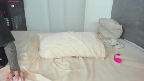Snapshot of tessa_evanss chatting on 10, 5, 2026 Tessa online show from 10, 5, 2026