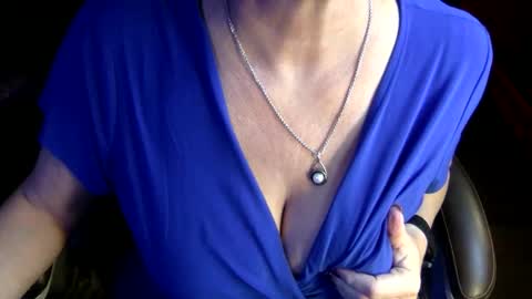 Snapshot of tessa_foxxx chatting on 4, 11, 2025 tessa_foxxx online show from 4, 11, 2025