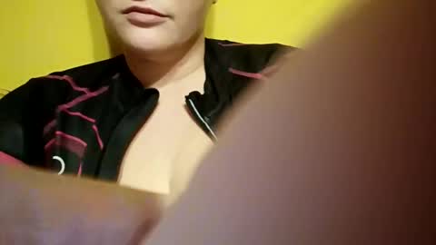 Tessa Renata online show from 11, 11, 2025