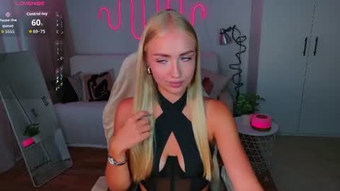 TessaHamilton online show from 21, 6, 2026