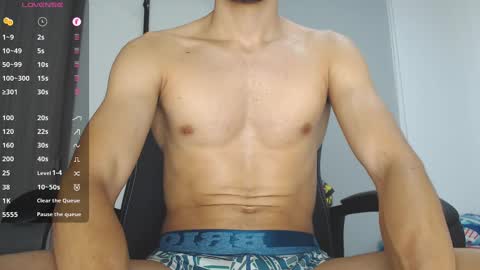 Snapshot of th_russ chatting on 4, 12, 2024 INSTAGRAM Th1rss online show from 4, 12, 2024