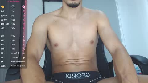 Snapshot of th_russ chatting on 22, 12, 2024 INSTAGRAM Th1rss online show from 22, 12, 2024