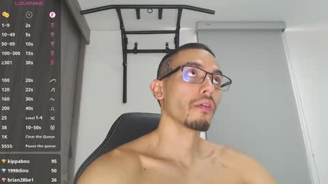 Snapshot of th_russ chatting on 2, 1, 2025 INSTAGRAM Th1rss online show from 2, 1, 2025