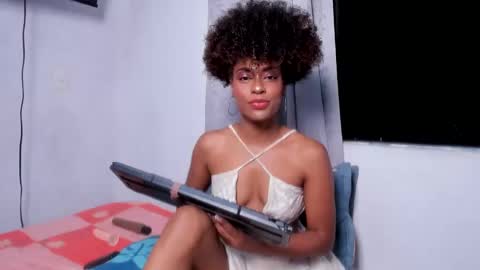 Snapshot of thaimy_ chatting on 11, 11, 2025 thaimy_ online show from 11, 11, 2025