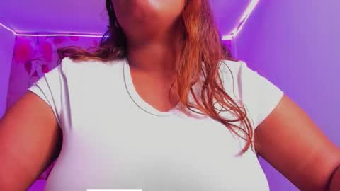 Snapshot of thais_waldrof chatting on 13, 9, 2025 Andreina online show from 13, 9, 2025