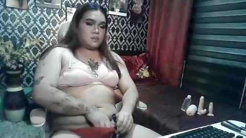 Snapshot of thaliafoxyummy chatting on 5, 3, 2025 thaliafoxyummy online show from 5, 3, 2025