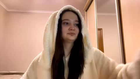 Snapshot of thaliakuchem chatting on 3, 2, 2026 Yumi online show from 3, 2, 2026