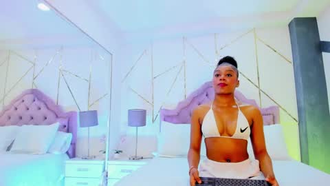 Thamara Fox online show from 3, 12, 2024