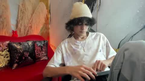 Snapshot of thanier_18 chatting on 8, 6, 2026 thanier_18 online show from 8, 6, 2026