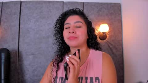 Snapshot of thara_webstter chatting on 23, 4, 2026 thara webstter online show from 23, 4, 2026