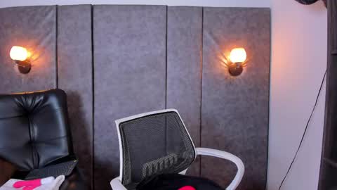 Snapshot of thara_webstter chatting on 25, 4, 2026 thara webstter online show from 25, 4, 2026
