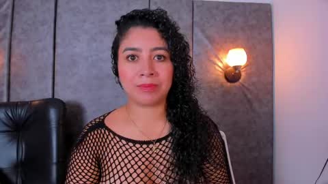 Snapshot of thara_webstter chatting on 28, 4, 2026 thara webstter online show from 28, 4, 2026