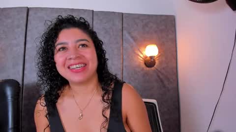 Snapshot of thara_webstter chatting on 4, 5, 2026 thara webstter online show from 4, 5, 2026