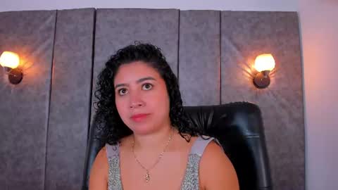 Snapshot of thara_webstter chatting on 1, 7, 2026 thara webstter online show from 1, 7, 2026