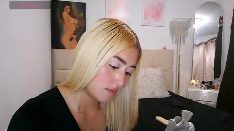 Snapshot of thatgirl2003 chatting on 8, 6, 2026 online show from 8, 6, 2026