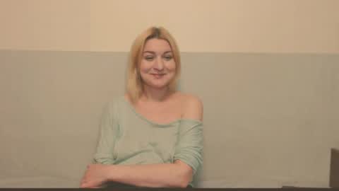 Snapshot of the_basic_instinctt chatting on 3, 5, 2026 Eva online show from 3, 5, 2026