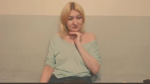 Snapshot of the_basic_instinctt chatting on 9, 6, 2026 Eva online show from 9, 6, 2026