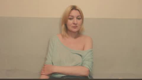 Snapshot of the_basic_instinctt chatting on 15, 6, 2026 Eva online show from 15, 6, 2026