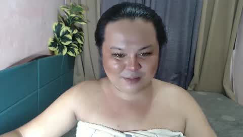 Snapshot of the_ladyboy_nextdoor69 chatting on 12, 4, 2026 the_ladyboy_nextdoor69 online show from 12, 4, 2026