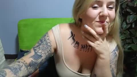 Snapshot of theauroramae chatting on 15, 1, 2025 theauroramae - online show from 15, 1, 2025