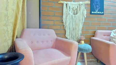 thebadwolf818 online show from 6, 4, 2026