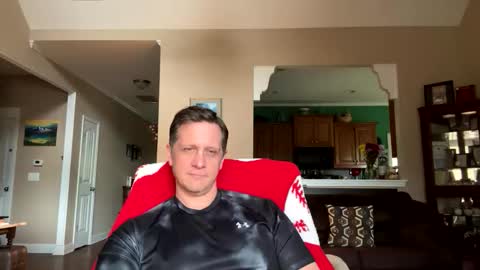 Snapshot of thebatandthecat10 chatting on 9, 6, 2026 ISABELLA or MATT online show from 9, 6, 2026